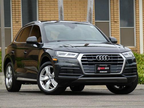 Gray 2018 Audi Q5 2.0T Tech Premium