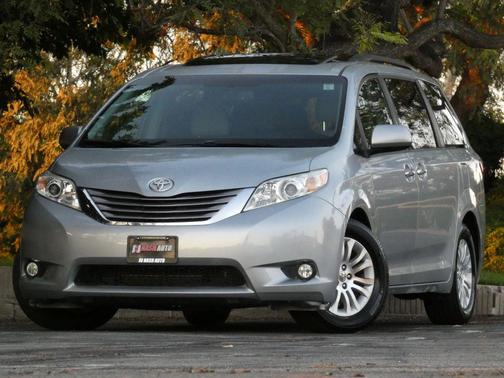 2015 Toyota Sienna XLE