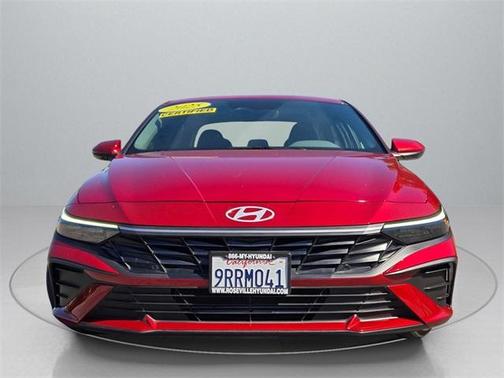 2025 Hyundai ELANTRA SE