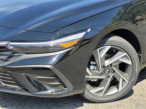 2025 Hyundai ELANTRA HEV SEL Sport