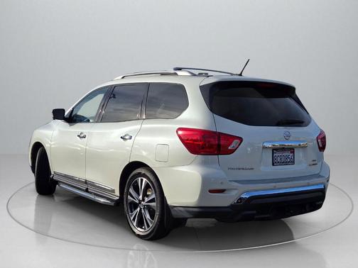 2018 Nissan Pathfinder Platinum