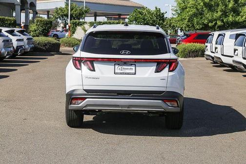 White Pearl 2026 Hyundai TUCSON SEL Premium