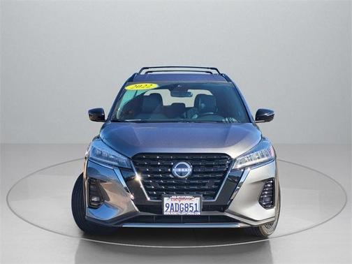 2022 Nissan Kicks SR