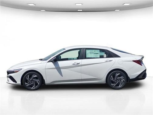2025 Hyundai ELANTRA HEV SEL Sport