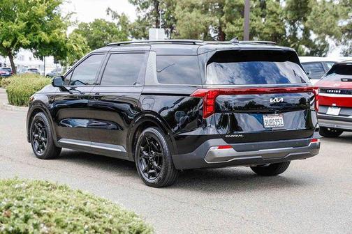 Aurora Black Pearl 2025 Kia Carnival SX