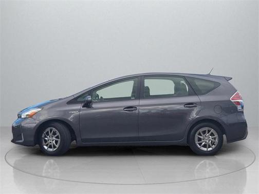 2015 Toyota Prius v Five