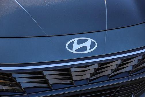 Amazon Gray 2026 Hyundai ELANTRA SE