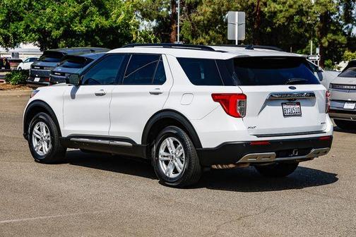 Oxford White 2021 Ford Explorer XLT