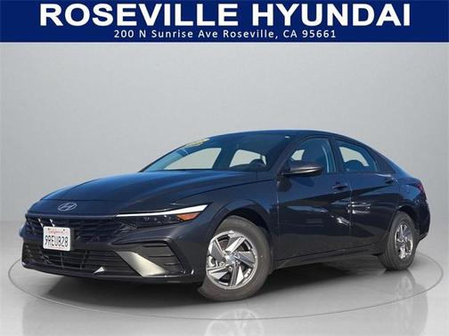 2025 Hyundai ELANTRA SE