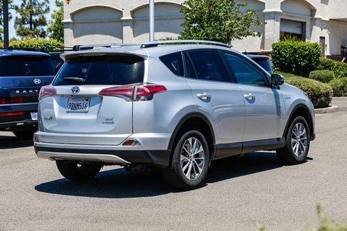 Classic Silver Metallic 2016 Toyota RAV4 Hybrid XLE