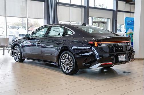 2026 Hyundai SONATA Hybrid Limited