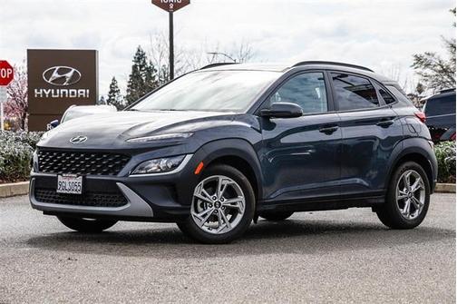 2023 Hyundai KONA SEL