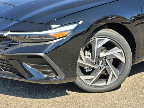 2025 Hyundai ELANTRA HEV SEL Sport