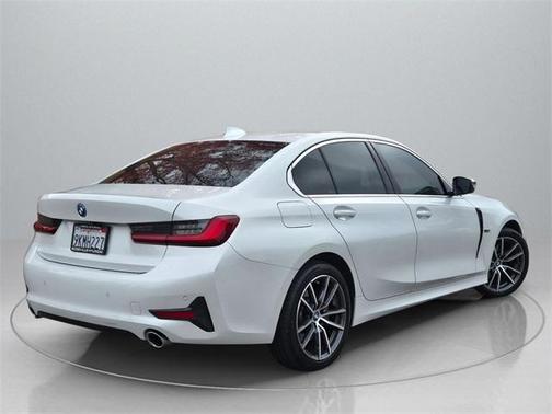 2022 BMW 330e 330e