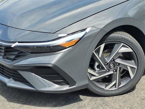 2025 Hyundai ELANTRA HEV SEL Sport