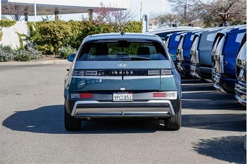 2025 Hyundai IONIQ 5 SE