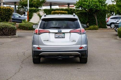 Classic Silver Metallic 2016 Toyota RAV4 Hybrid XLE