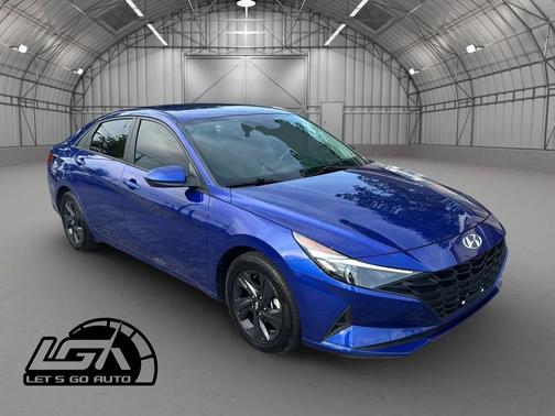 Intense Blue 2021 Hyundai ELANTRA SEL IVT *Ltd Avail*