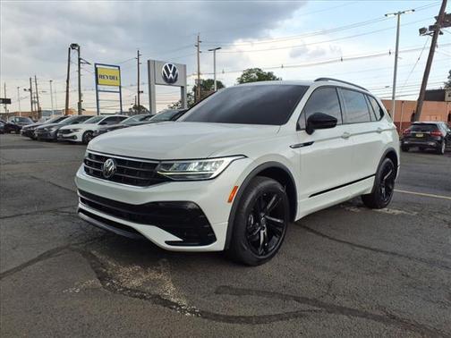 2023 Volkswagen Tiguan 2.0T SE R-Line Black