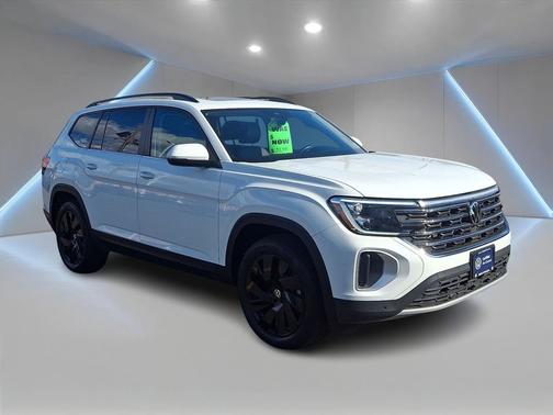 Pure White 2024 Volkswagen Atlas 2.0T SE