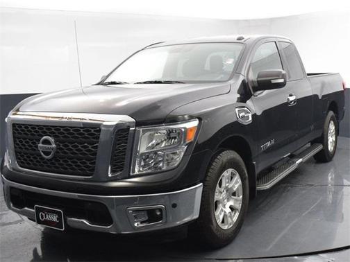 Photo 1 of 20 of 2017 Nissan Titan SV
