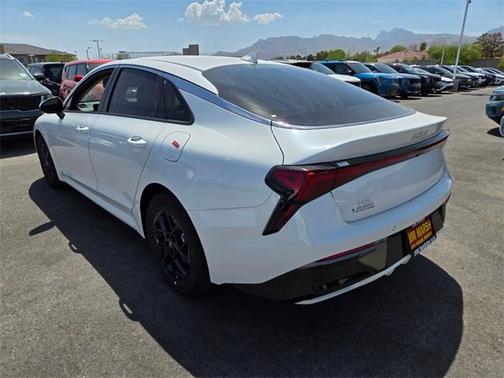 2025 Kia K5 LXS