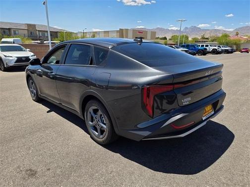2025 Kia K4 LXS