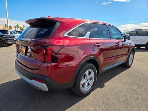 2025 Kia Sorento LX