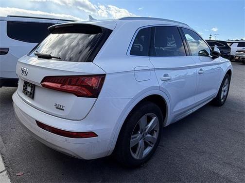 2018 Audi Q5 2.0T Premium Plus
