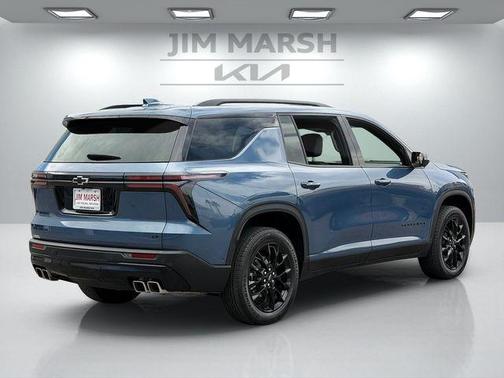 Lakeshore Blue 2024 Chevrolet Traverse LT