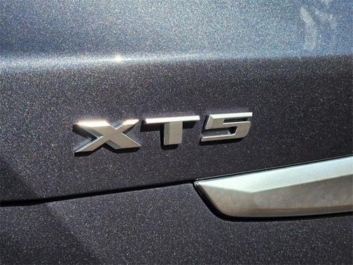 2021 Cadillac XT5 Luxury