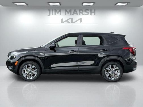 Fusion Orange 2026 Kia Seltos LX