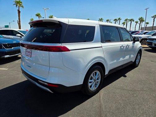 2024 Kia Carnival LX