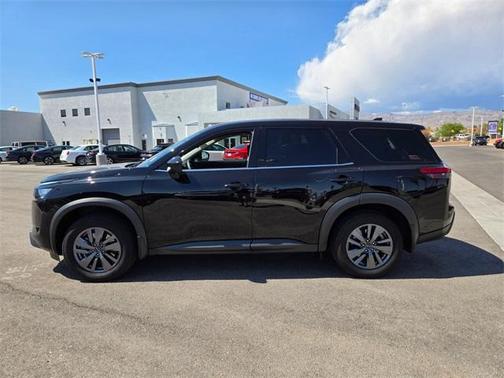 2024 Nissan Pathfinder S
