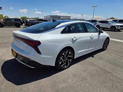 2026 Kia K5 EX