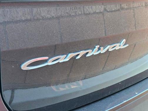 2022 Kia Carnival EX