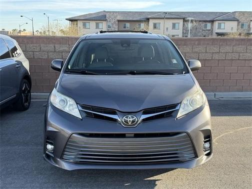 2018 Toyota Sienna XLE Premium