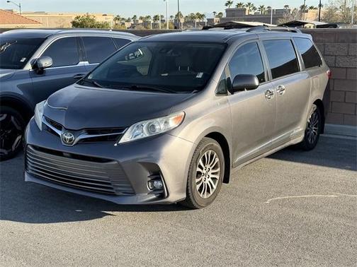 2018 Toyota Sienna XLE Premium