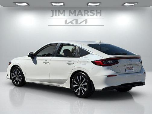 White 2022 Honda Civic EX-L