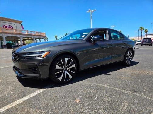 2022 Volvo S60