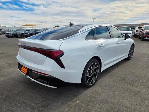 2025 Kia K5 EX