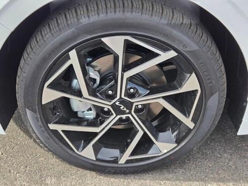 2025 Kia K5 EX