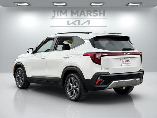 Snow White Pearl 2024 Kia Seltos S