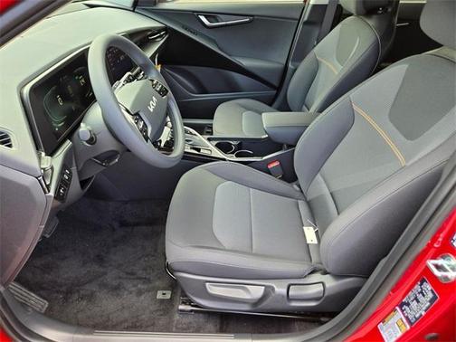 2025 Kia Niro LX