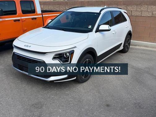 Snow White Pearl 2024 Kia Niro EX
