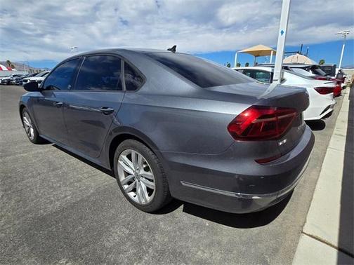 2019 Volkswagen Passat 2.0T Wolfsburg