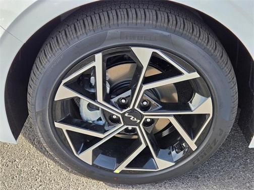 2025 Kia K5 EX