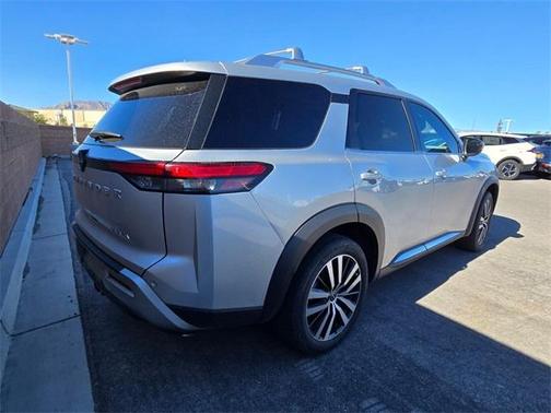 2023 Nissan Pathfinder Platinum