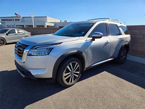 2023 Nissan Pathfinder Platinum