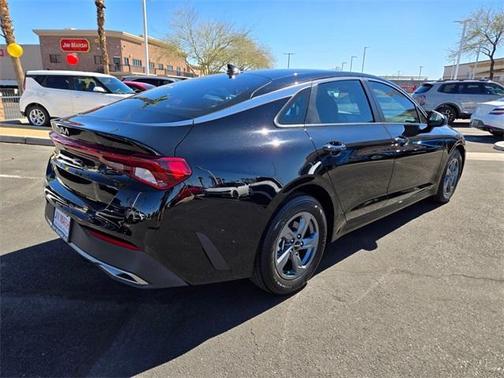 2022 Kia K5 LX